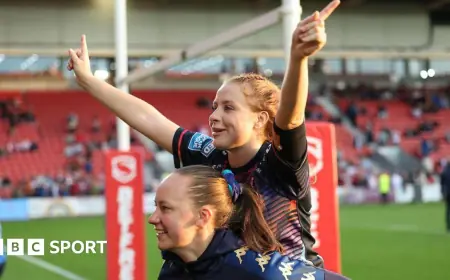 Wigan defeat Saints to lift League Leaders' Shield